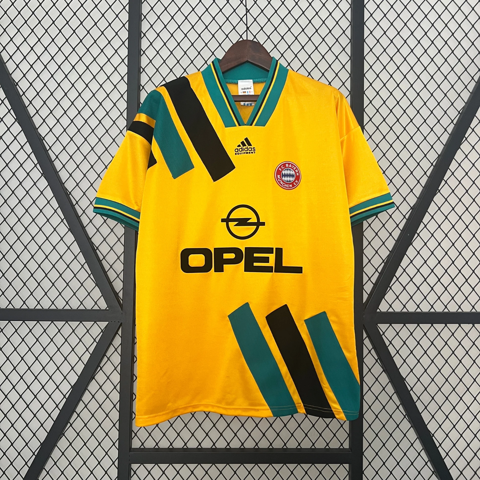Bayern Munich Away Shirt 1993/95